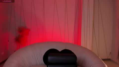 Snapshot of maiacollins chatting on September 11, 6:41 pm Maia online show from September 11, 6:41 pm
