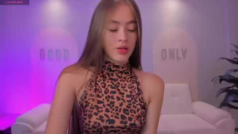 Snapshot of maiacollins chatting on September 25, 5:55 pm Maia online show from September 25, 5:55 pm