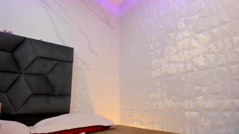 Maia  online show from February 5, 12:30 pm