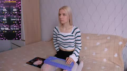 Your kitty online show from April 14, 3:28 am