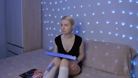 Your kitty online show from November 22, 4:09 pm