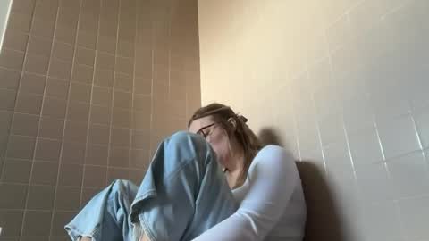 maisystellaxx online show from May 21, 8:07 pm