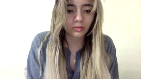 majo_gomezz online show from April 25, 3:53 am