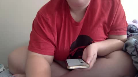 Snapshot of makemesquirt06 chatting on September 18, 7:34 pm makemesquirt06 online show from September 18, 7:34 pm