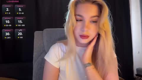 maksisisia online show from February 24, 11:42 am