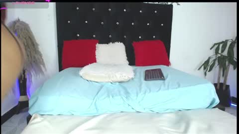 Snapshot of maleja_22_ chatting on September 15, 5:49 am Maleja online show from September 15, 5:49 am