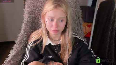 Malena online show from September 17, 10:57 am