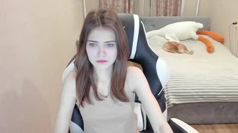 Malia online show from December 18, 11:19 pm