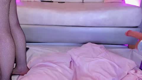 Snapshot of malka_burning chatting on October 2, 9:53 pm Malka online show from October 2, 9:53 pm