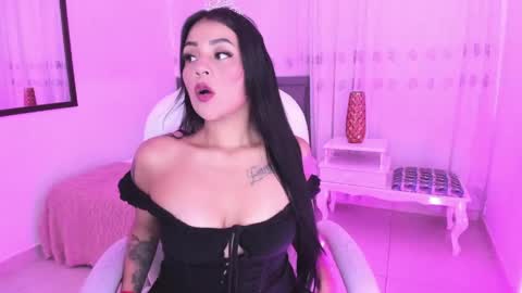 Mallorie online show from April 24, 5:05 pm