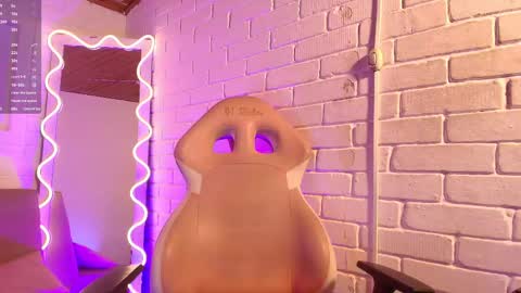 Malory  online show from February 20, 7:19 pm