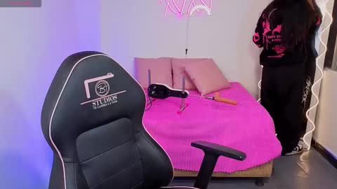 Malory  online show from September 15, 11:29 am