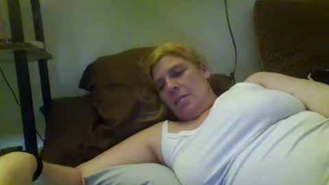 mindy22 online show from March 9, 9:45 am