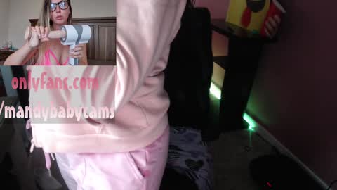 Snapshot of mandybabyxxx chatting on December 6, 8:50 pm MandyBabyXXX online show from December 6, 8:50 pm