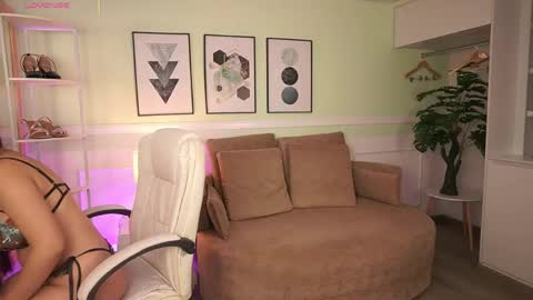 Mandy Collins online show from April 23, 11:50 am