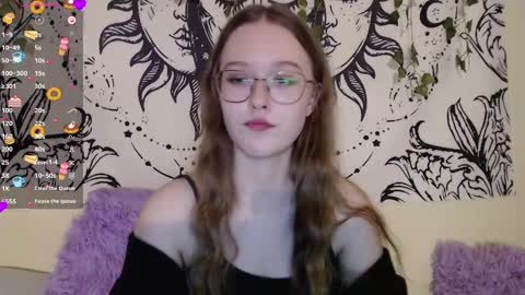 Snapshot of mandymilson chatting on February 9, 10:54 pm Mandy online show from February 9, 10:54 pm