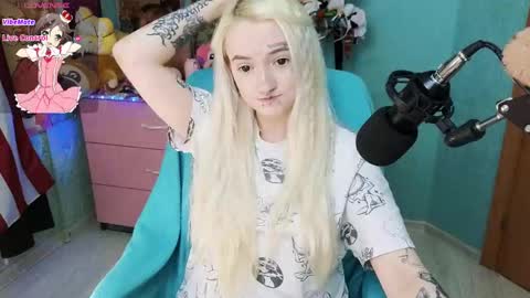 Manuela online show from March 1, 7:37 pm