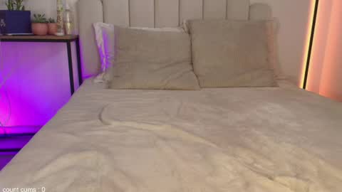 Mara Santoro online show from April 11, 6:00 pm