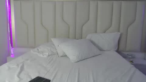 pao online show from April 27, 1:52 pm