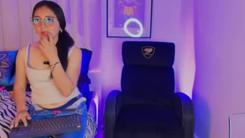 Mara online show from December 18, 9:52 pm