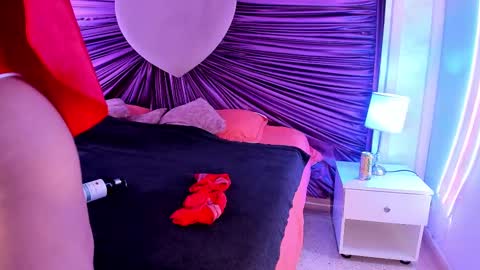 maralinette22 online show from October 9, 11:36 am