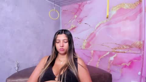 Maraluna online show from April 22, 12:02 pm