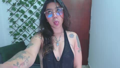 Snapshot of marce_bunny chatting on October 1, 1:43 am Marcela  online show from October 1, 1:43 am