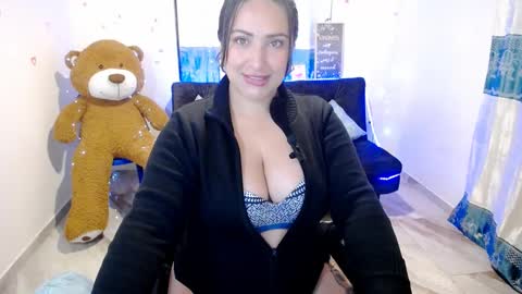 Snapshot of marcee93 chatting on October 6, 8:46 pm Marce online show from October 6, 8:46 pm