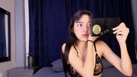 Snapshot of marcelaa_fox chatting on December 5, 8:11 pm Marcela online show from December 5, 8:11 pm