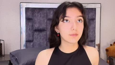 Snapshot of marcelaa_fox chatting on January 4, 7:44 pm Marcela online show from January 4, 7:44 pm