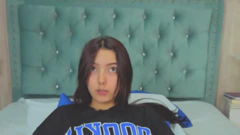 Snapshot of marcelaa_fox chatting on September 27, 9:55 pm Marcela online show from September 27, 9:55 pm