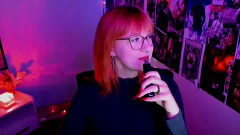 Snapshot of margaret_red chatting on September 21, 8:07 pm Margaret online show from September 21, 8:07 pm