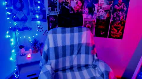 Snapshot of margaret_red chatting on October 21, 12:09 pm Margaret online show from October 21, 12:09 pm