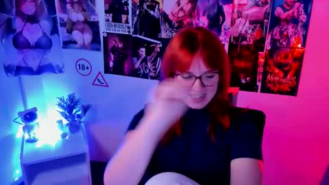 Snapshot of margaret_red chatting on October 11, 8:55 pm Margaret online show from October 11, 8:55 pm