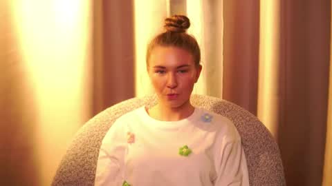 Hi my name is Kim  online show from May 16, 5:45 pm
