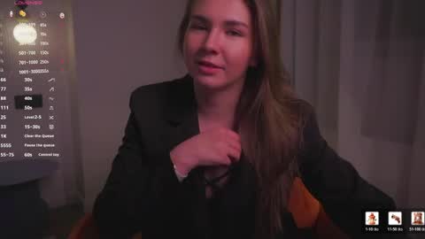 Hi my name is Kim  online show from May 14, 10:26 pm