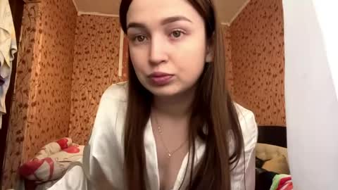 Chloe online show from May 4, 10:30 am