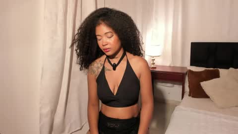 V A N E S S A  online show from April 26, 5:49 am