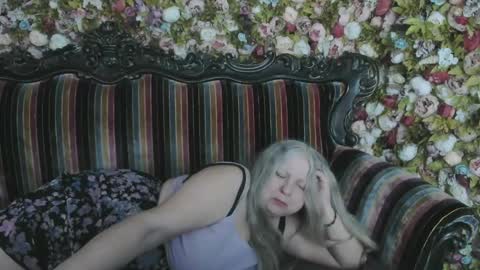 Maria online show from April 25, 1:41 pm