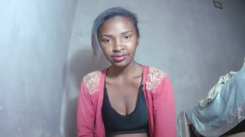 Snapshot of mariah586 chatting on October 14, 1:52 am Maria online show from October 14, 1:52 am