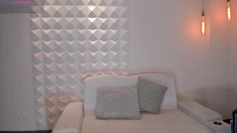 MARIA HERRERA  online show from March 8, 2:04 am