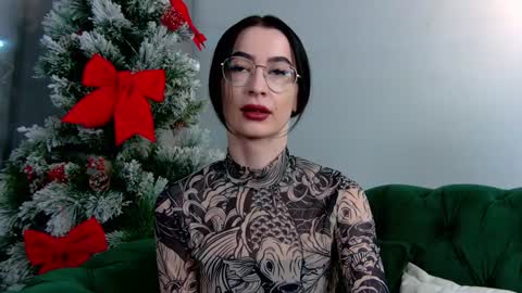 Snapshot of mariamenson chatting on December 20, 6:40 am MariaMenson online show from December 20, 6:40 am