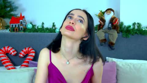 Snapshot of mariamenson chatting on December 15, 4:40 am MariaMenson online show from December 15, 4:40 am
