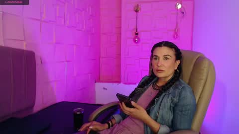 Mariana online show from April 26, 1:42 pm