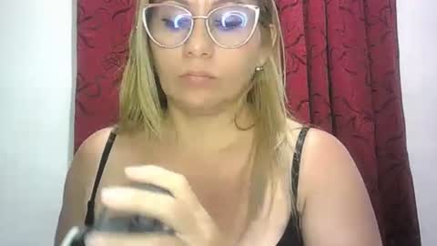 mariana995649 online show from April 21, 11:34 pm