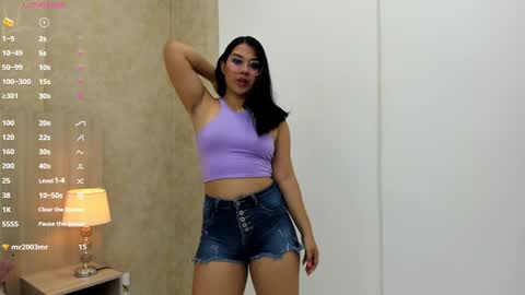 Snapshot of mariana_allen chatting on December 3, 3:51 am Mariana Allen online show from December 3, 3:51 am