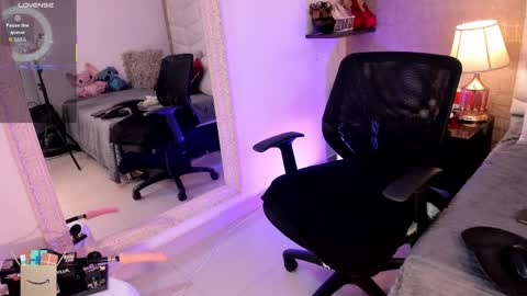 Mar y online show from April 25, 2:14 pm