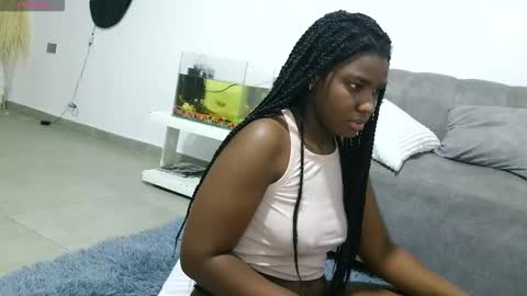 Snapshot of marianaee chatting on September 21, 7:18 am marianaee online show from September 21, 7:18 am