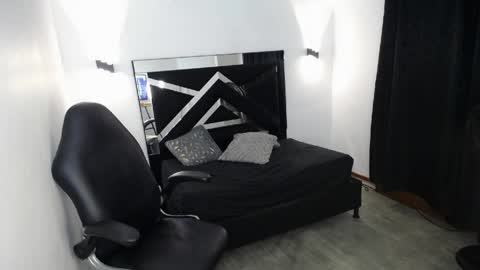 Mariana online show from March 29, 9:30 am