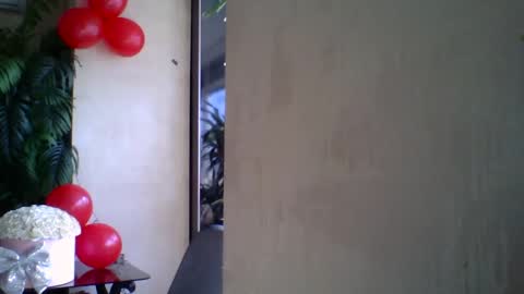 Snapshot of marianna1977 chatting on February 14, 11:10 am marianna1977 online show from February 14, 11:10 am